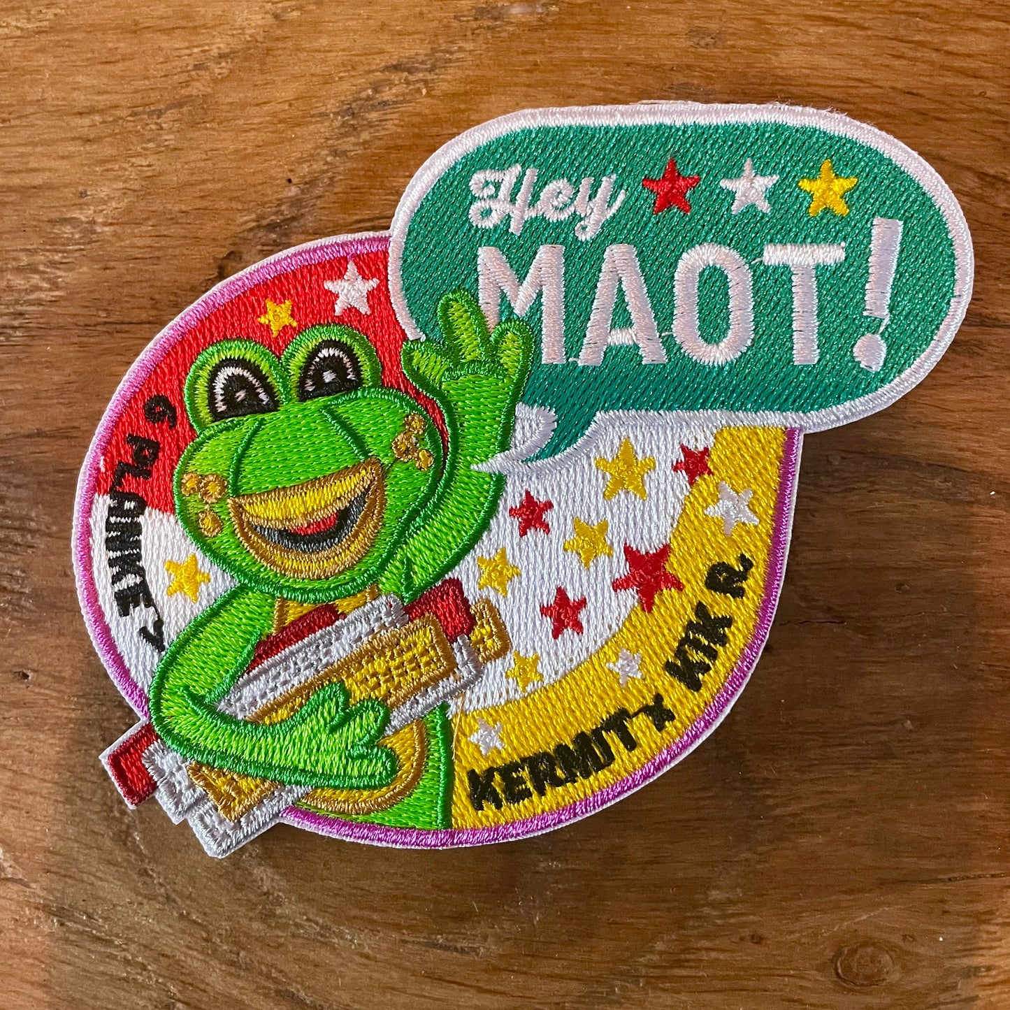 EMBLEEM: HEY MAOT