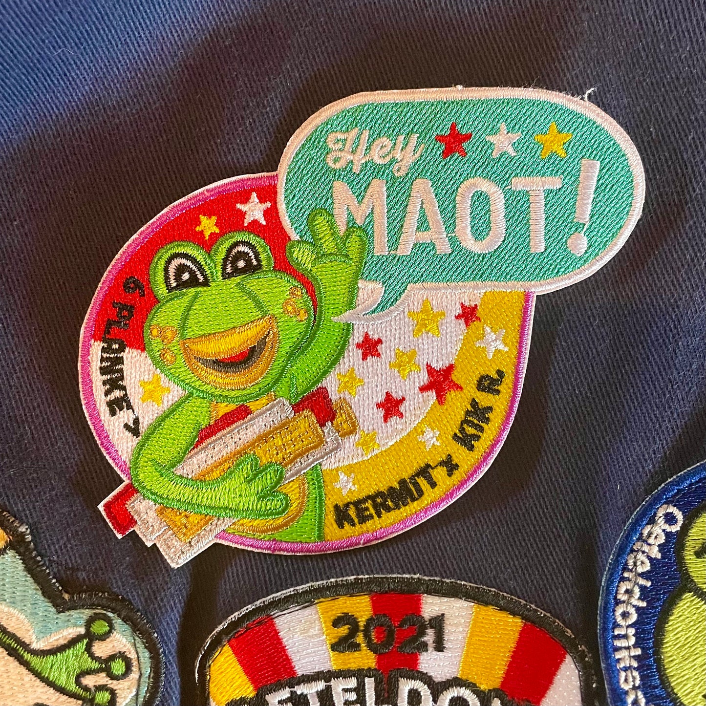 EMBLEEM: HEY MAOT