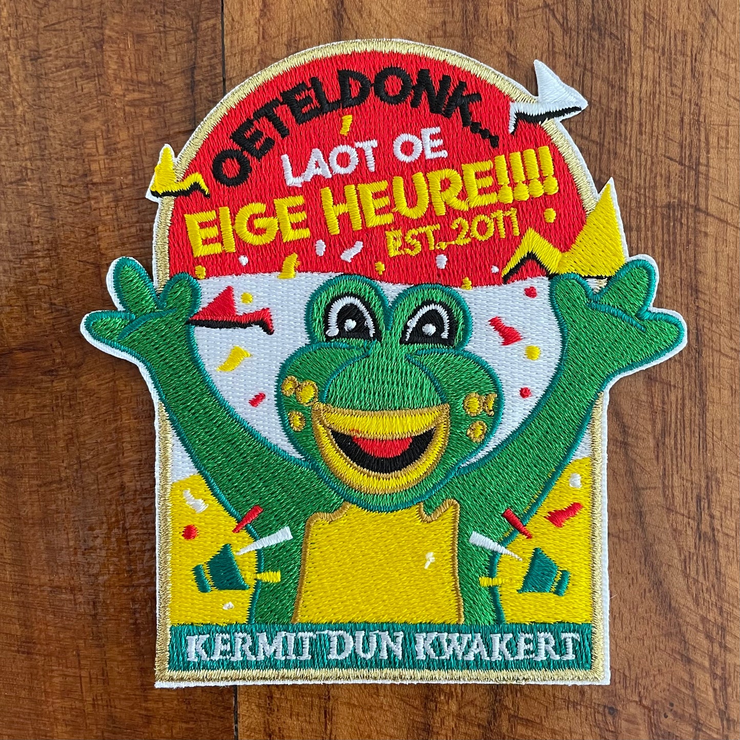 EMBLEEM: OETELDONK LAOT OE EIGE HEURE!!!! - KERMIT DUN KWAKERT
